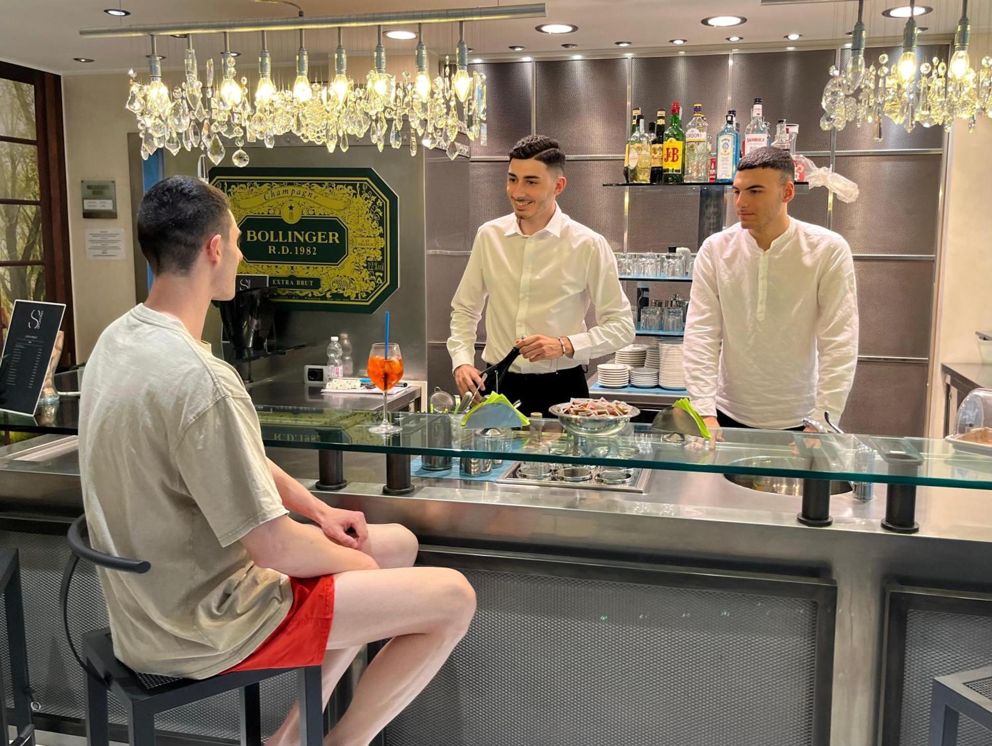 布鲁吉里奥运动风酒店 外观 照片